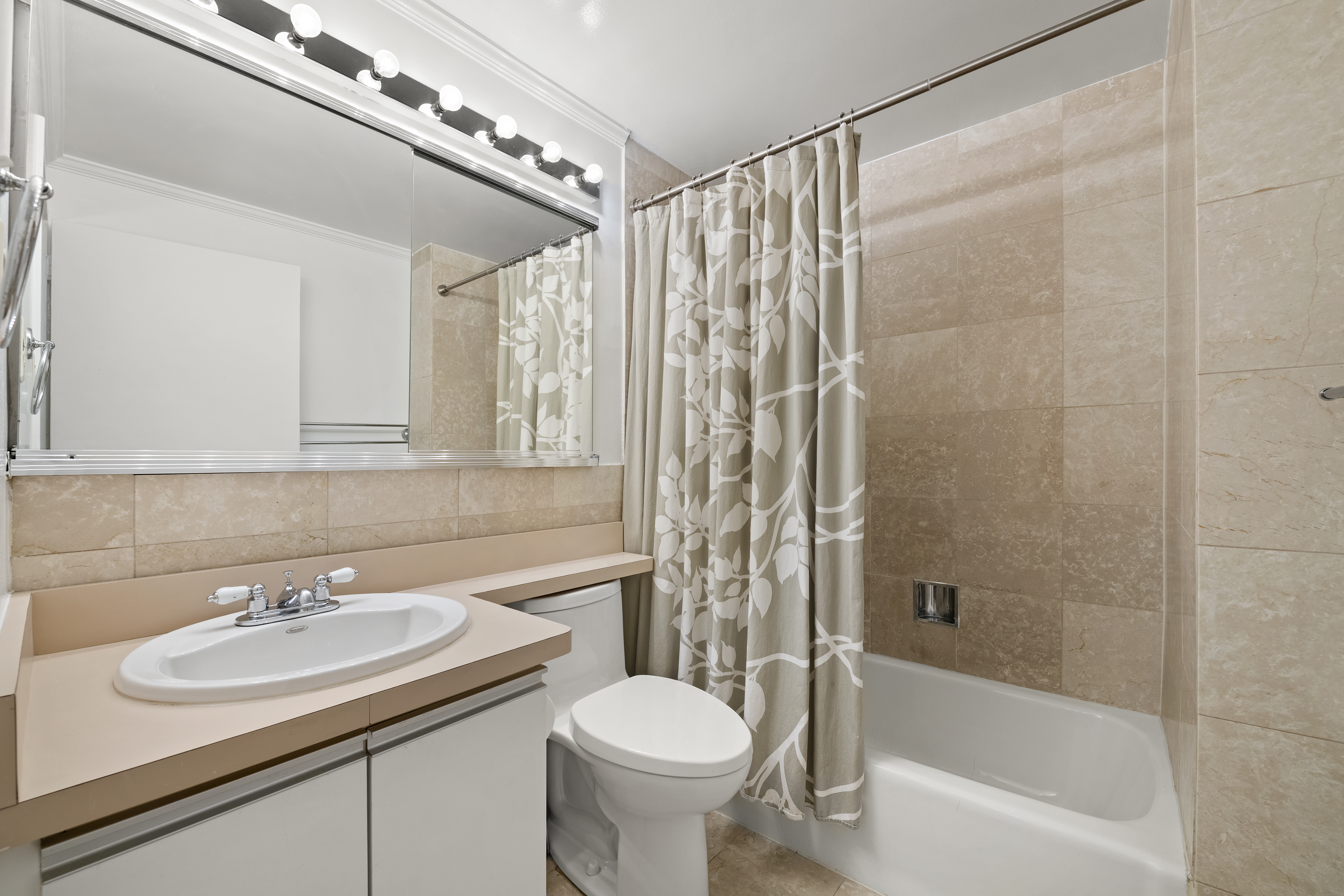 44 East 12th Street, Unit 7E Manhattan, NY 10003 - Photo 4 of 8 Gallery Image 4