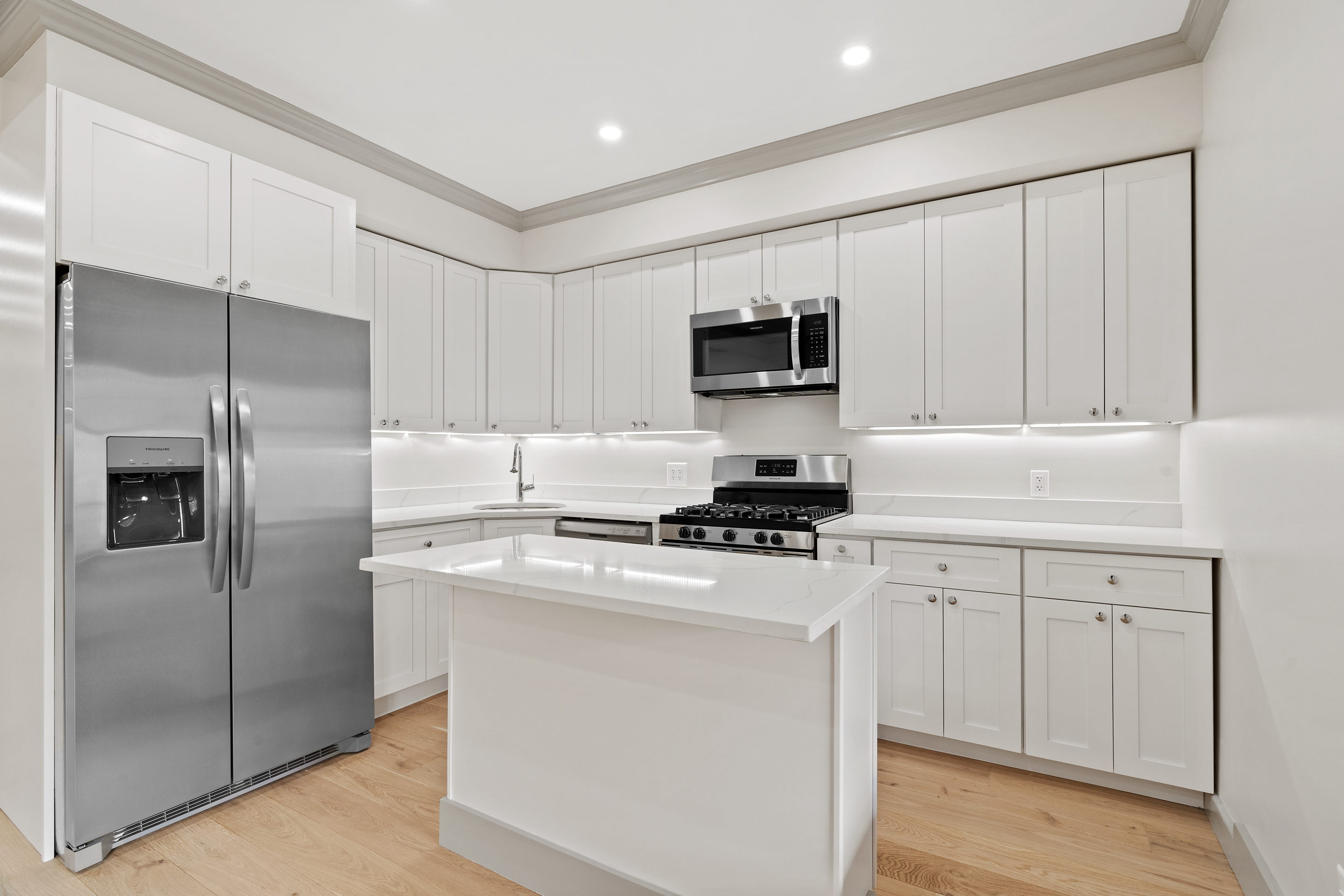 3416 Irwin Avenue, Unit 3 Bronx, NY 10463 - Photo 1 of 52