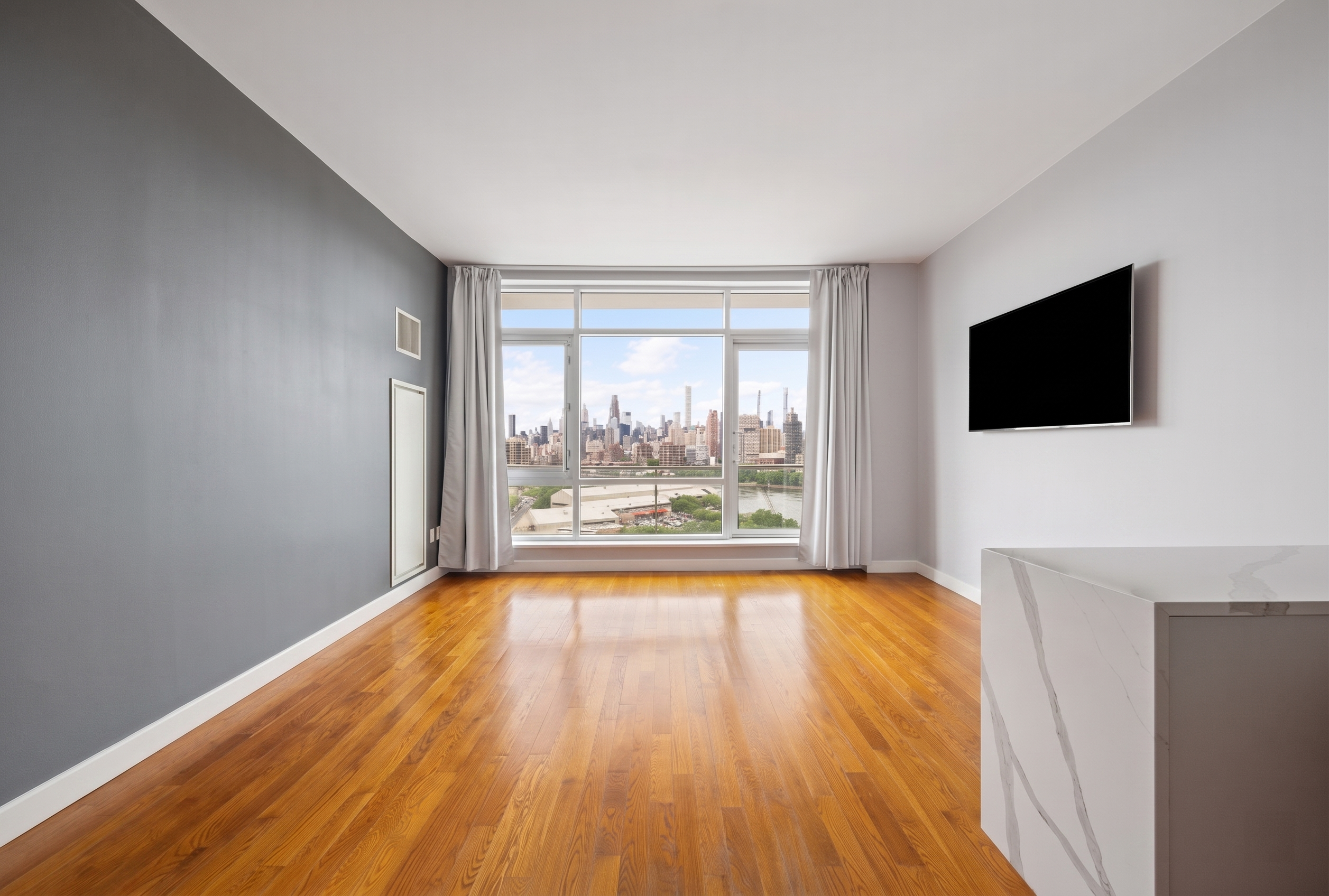 11-24 31st Avenue, Unit 15B Queens, NY 11106 - Photo 3 of 14 Gallery Image 3