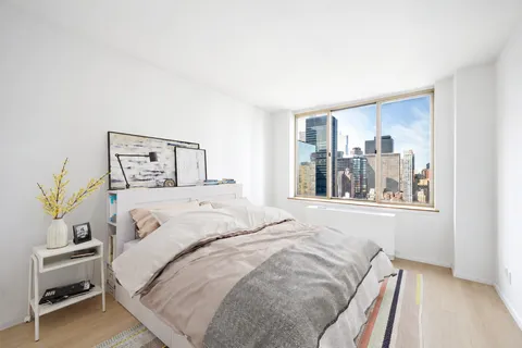 $4,495 | 236 East 47th Street, Unit 28C | Midtown East