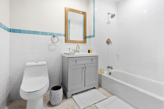 $975,000 | 160 India Street, Unit Undisclosed | Greenpoint