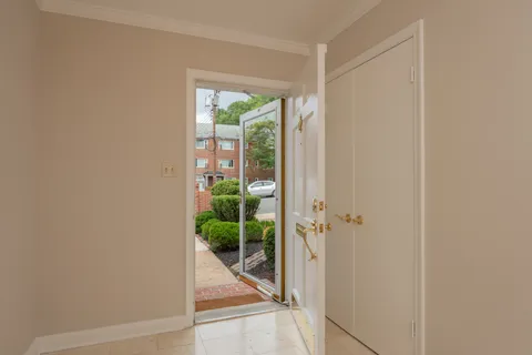 $830,000 | 3726 12th Street South, Arlington, VA 22204