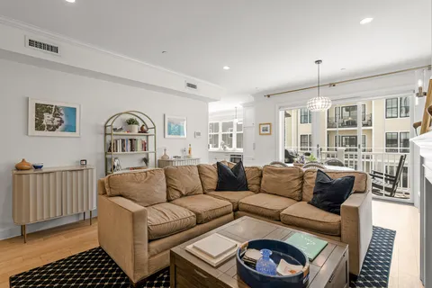 $905,000 | 38 P Street, Unit 1, South Boston, MA 02127