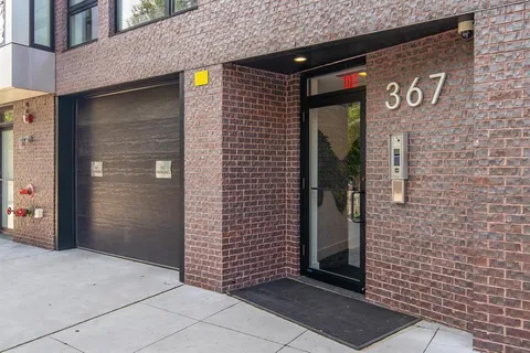 $999,000 | 367 3rd Street, Unit 202, Jersey City, NJ 07302