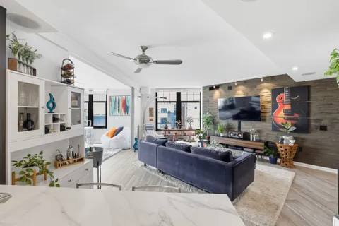 Contact Agent | 1021 North Garfield Street, Unit 913, Arlington, VA 22201