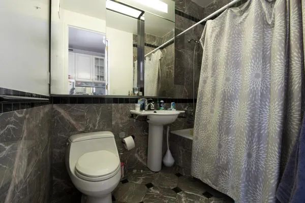 $650,000 | 250 East 54th Street, Unit 22B | Midtown East
