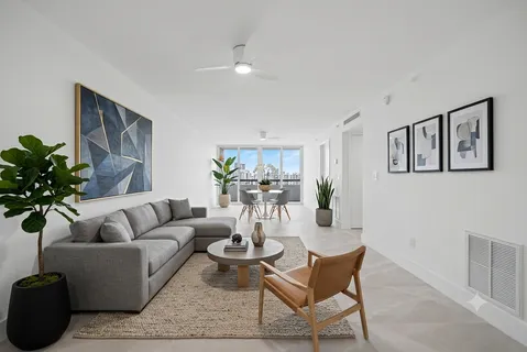$750,000 | 3200 Collins Avenue, Unit PH127, Miami Beach, FL 33140