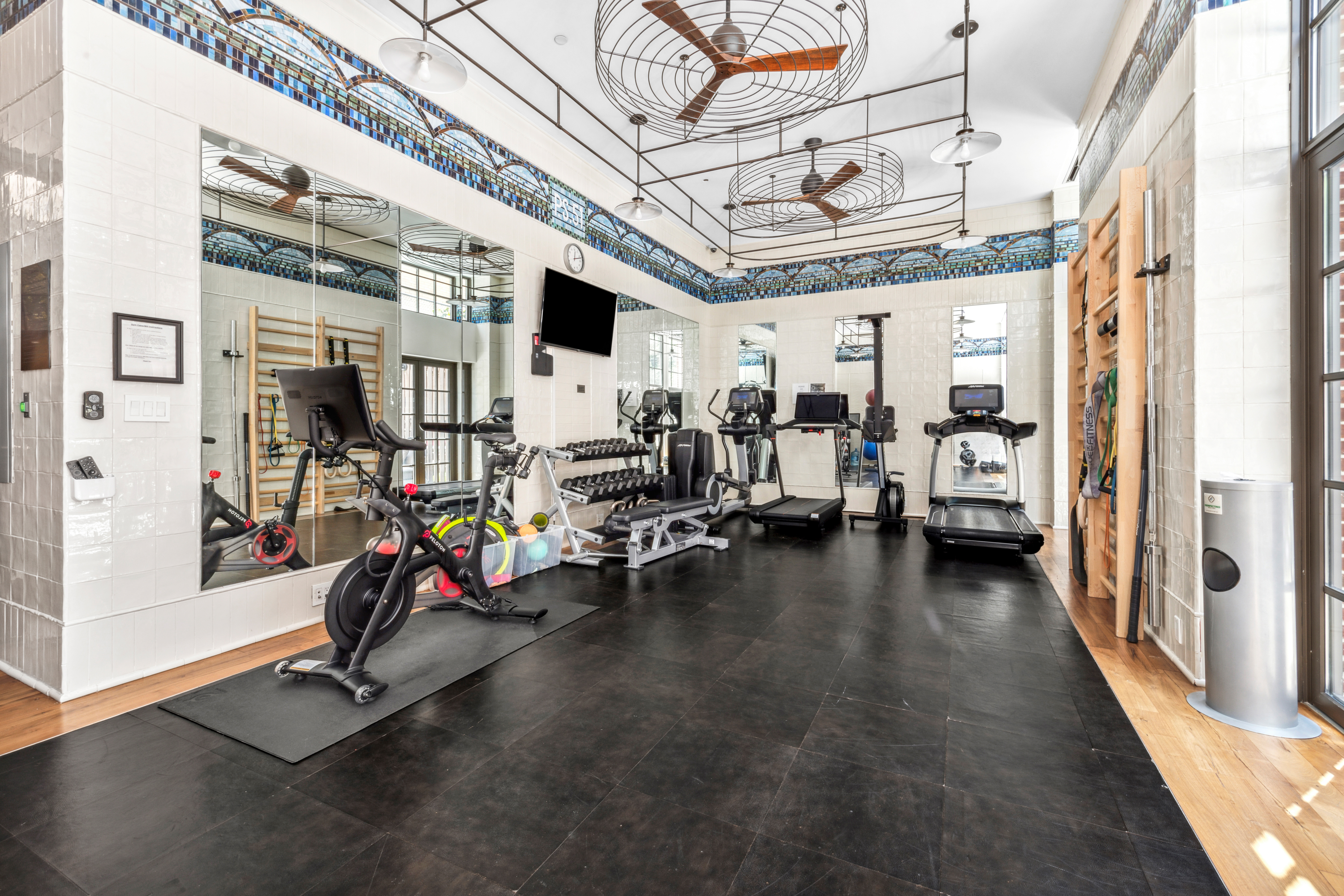 520 West 45th Street, Unit 4D Manhattan, NY 10036 - Photo 12 of 14 a view of a room with gym equipment