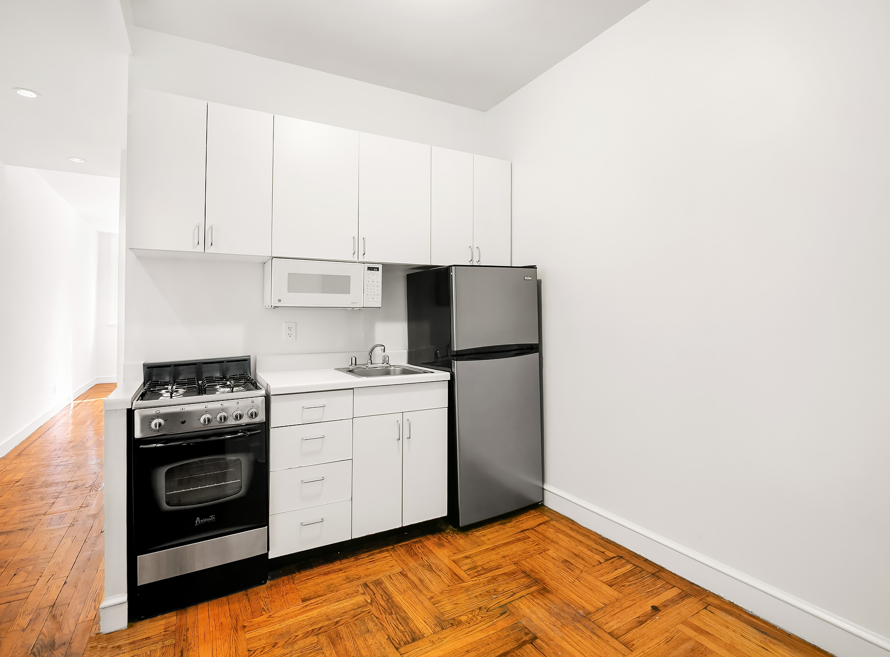 195 Prince Street, Unit 3E Manhattan, NY 10012 - Photo 2 of 8