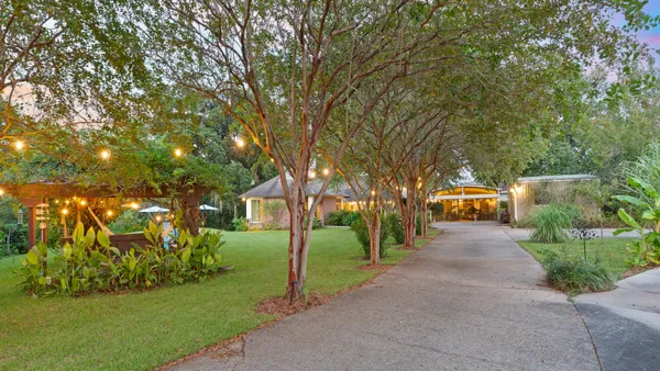$650,000 | 128 Oak Drive, Breaux Bridge, LA 70517