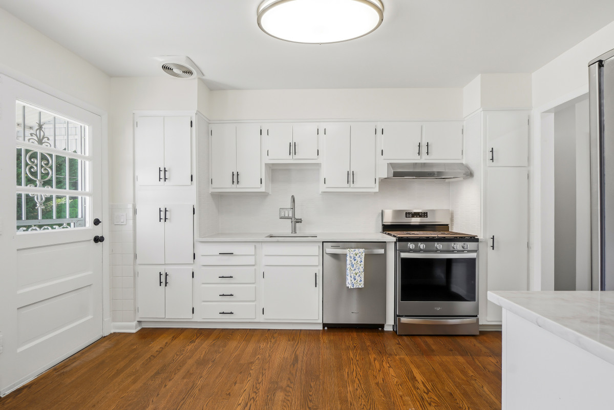 1446 Roxanna Road Northwest Washington, DC 20012 - Photo 9 of 32
