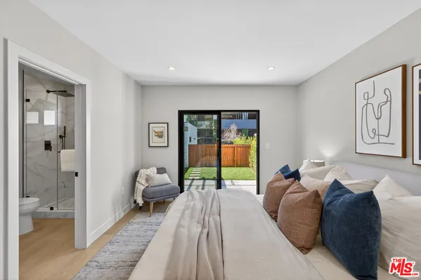 $1,349,000 | 2931 South Bronson Avenue, Los Angeles, CA 90018