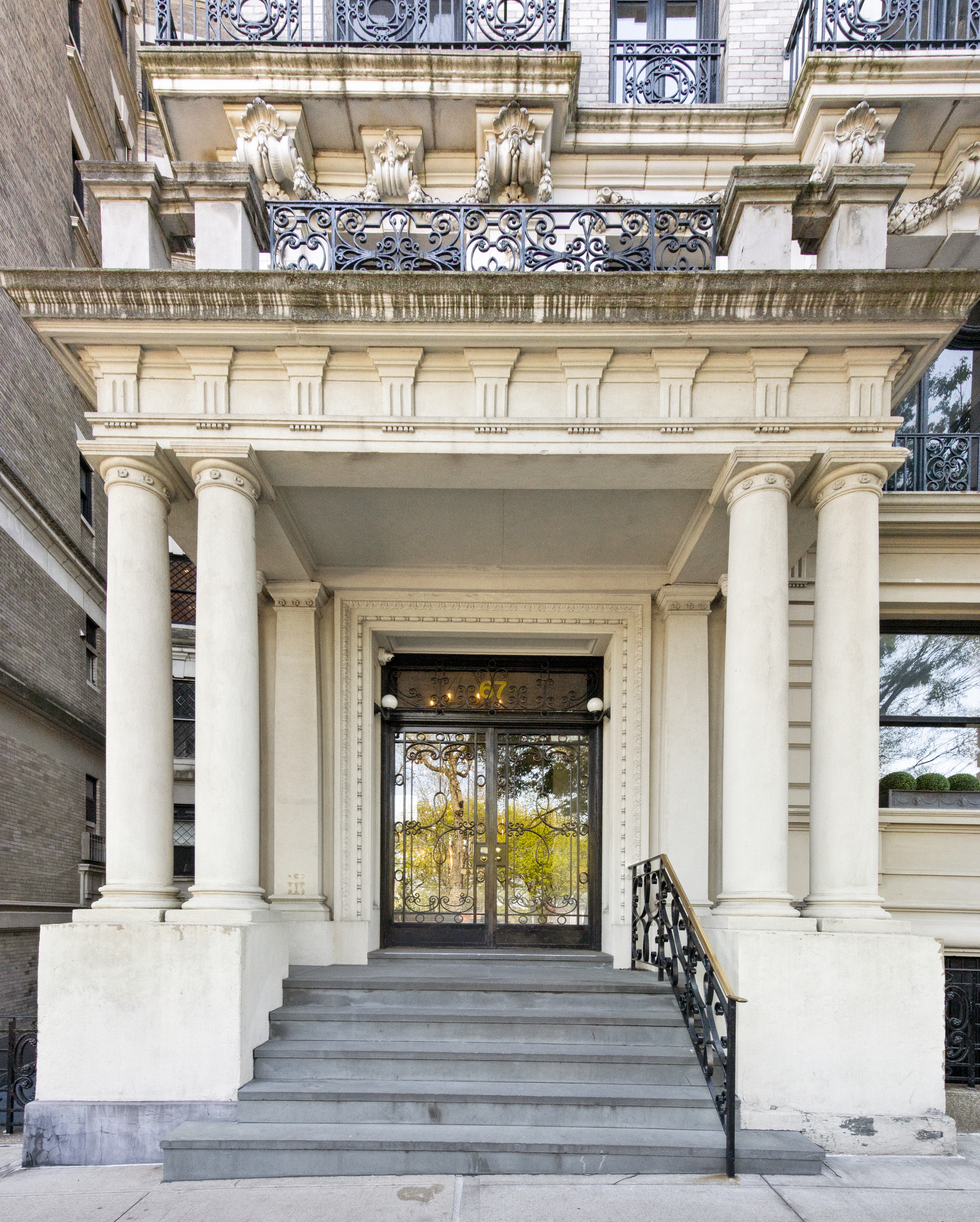 67 Riverside Drive, Unit 1A Manhattan, NY 10024 - Photo 15 of 18 a view of a fireplace with a large mirror