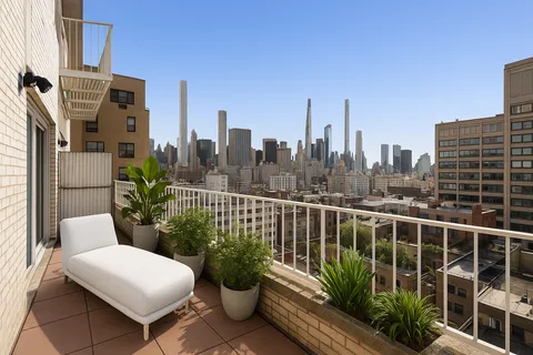 $950,000 | 1160 3rd Avenue, Unit PHB | Lenox Hill