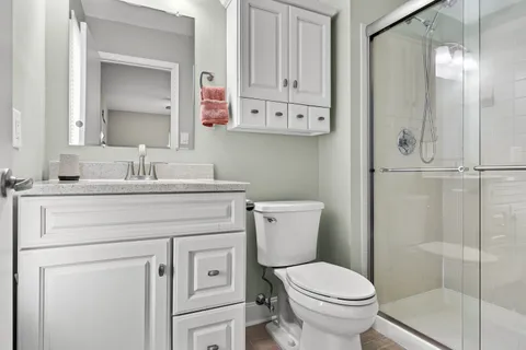 Contact Agent | 3704 Fenwick Lane, Mount Laurel, NJ 08054