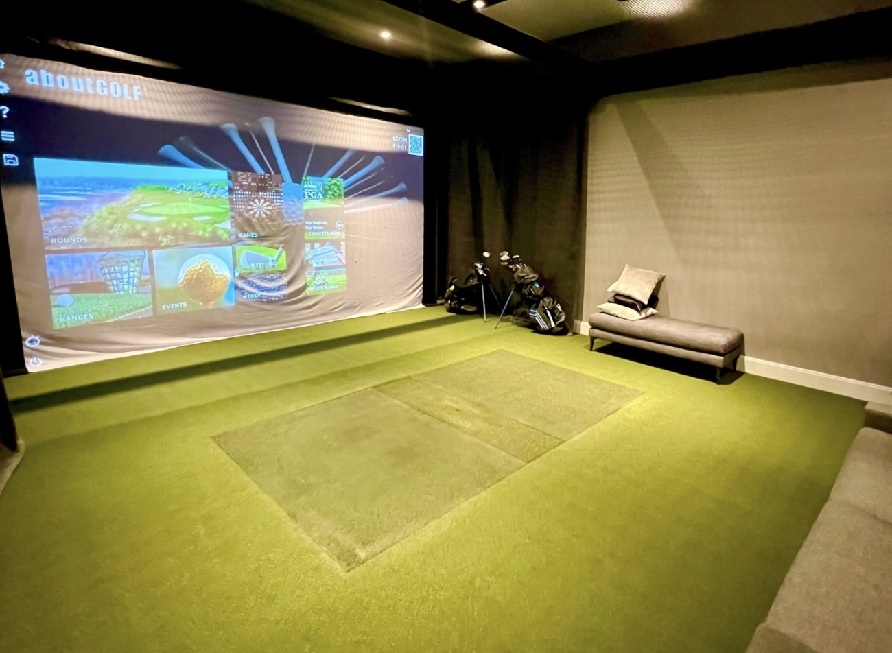 60 Wharf Drive, Unit 912 Brooklyn, NY 11222 - Photo 6 of 9 a room with a bed