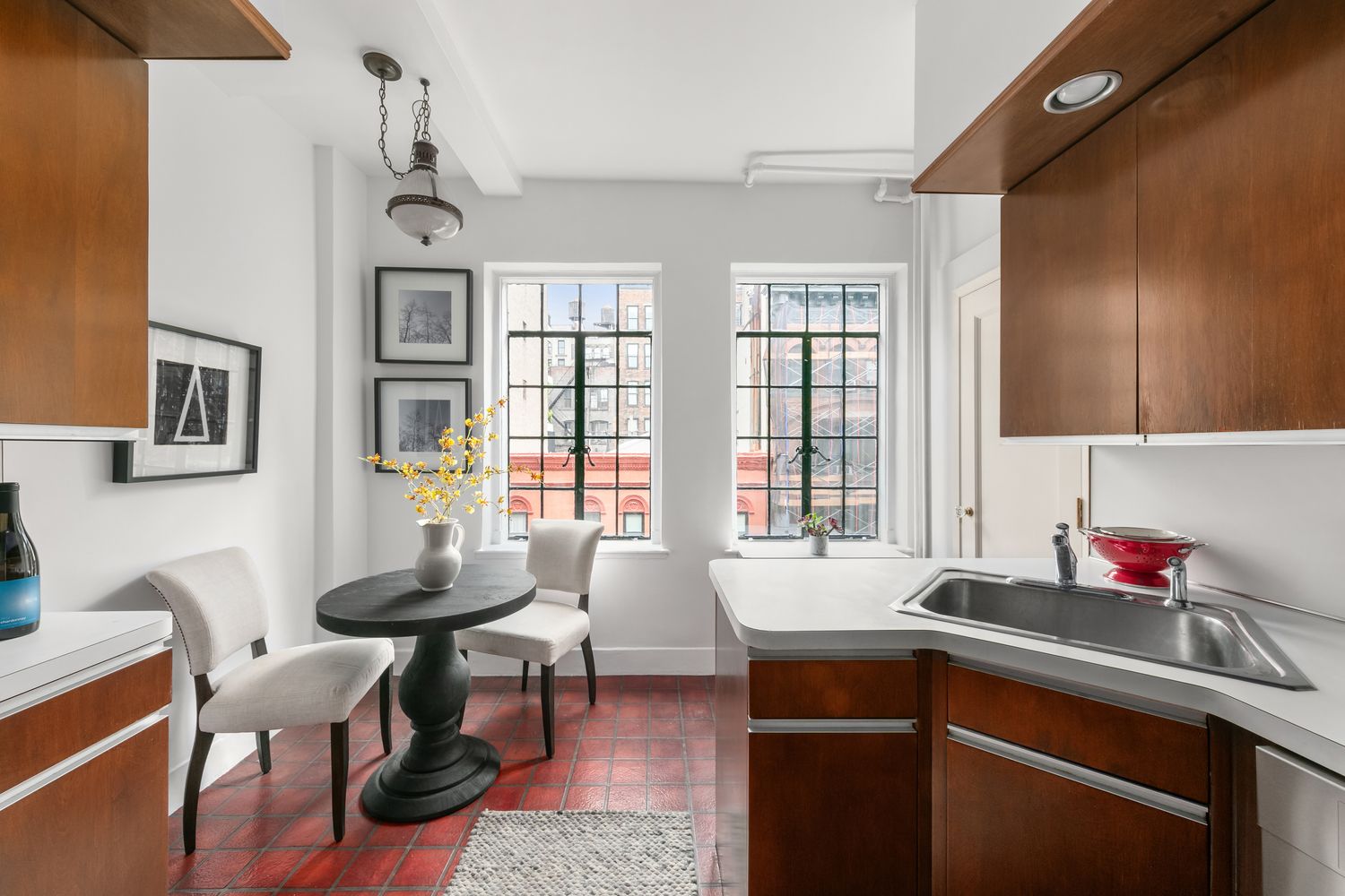 $2,350,000 | 40-50 East 10th Street, Unit 7I | Greenwich Village