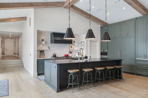 $3,900,000 | 28 Club Estates Parkway, Austin, TX 78738