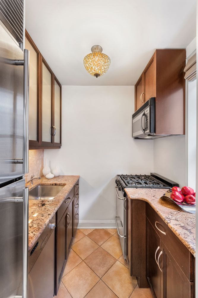 88 Bleecker Street, Unit 6S Manhattan, NY 10012 - Photo 4 of 10