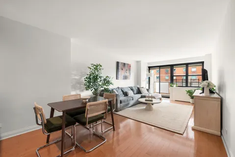 $1,450,000 | 115 East 9th Street, Unit 5E | Greenwich Village