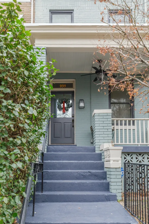 $1,300,000 | 935 15th Street Southeast, Washington, DC 20003