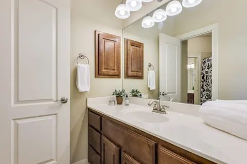 $1,095,000 | 2401 Hunters Green Court, Austin, TX 78732