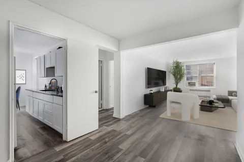 $570,000 | 42-25 80th Street, Unit 2N | Elmhurst