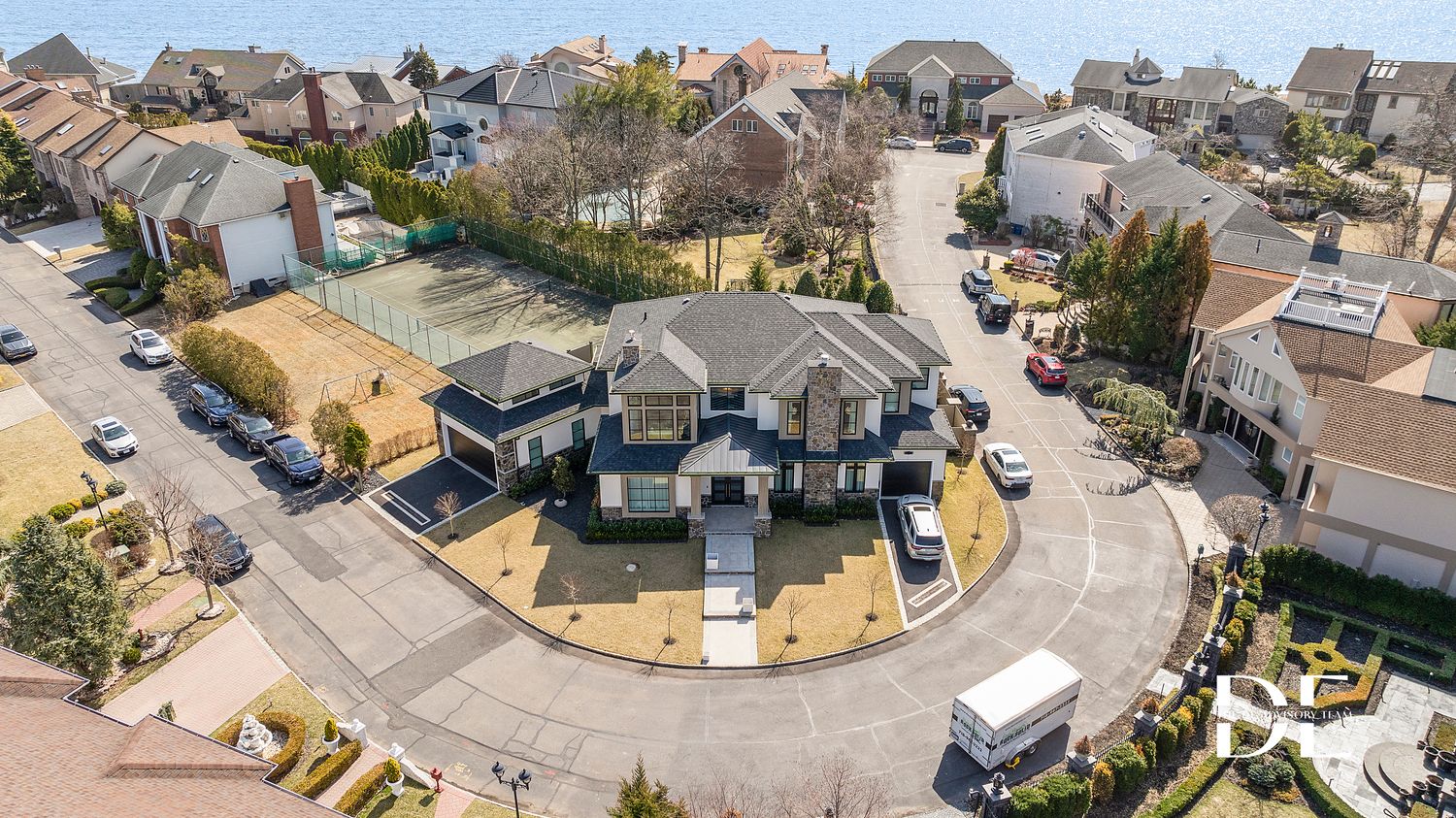 $3,395,000 | 52 Nicolosi Loop | Huguenot