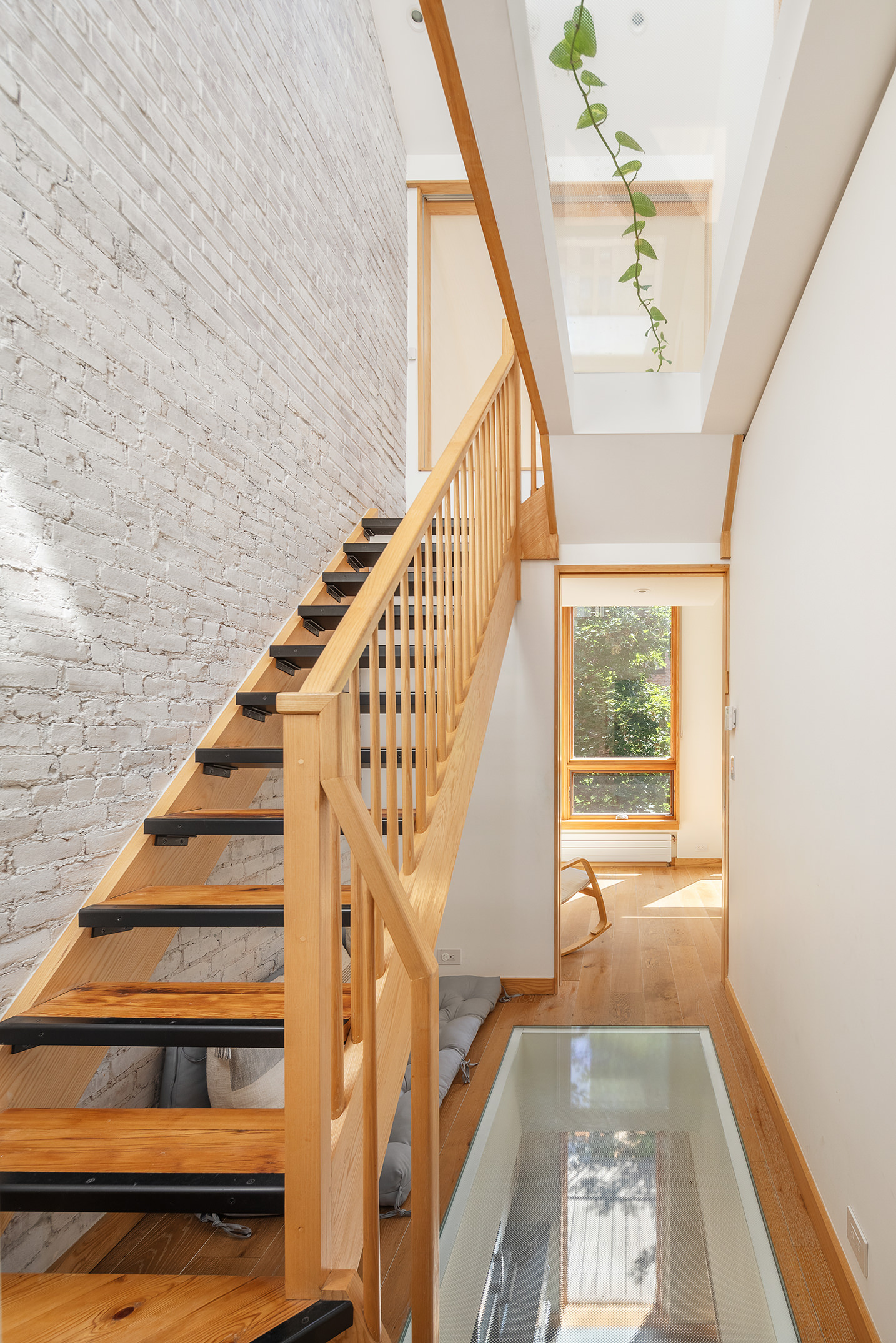 137 St Felix Street Brooklyn, NY 11217 - Photo 3 of 18 a view of entryway