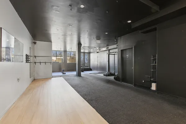 $8,000 | 319 Broadway | Williamsburg