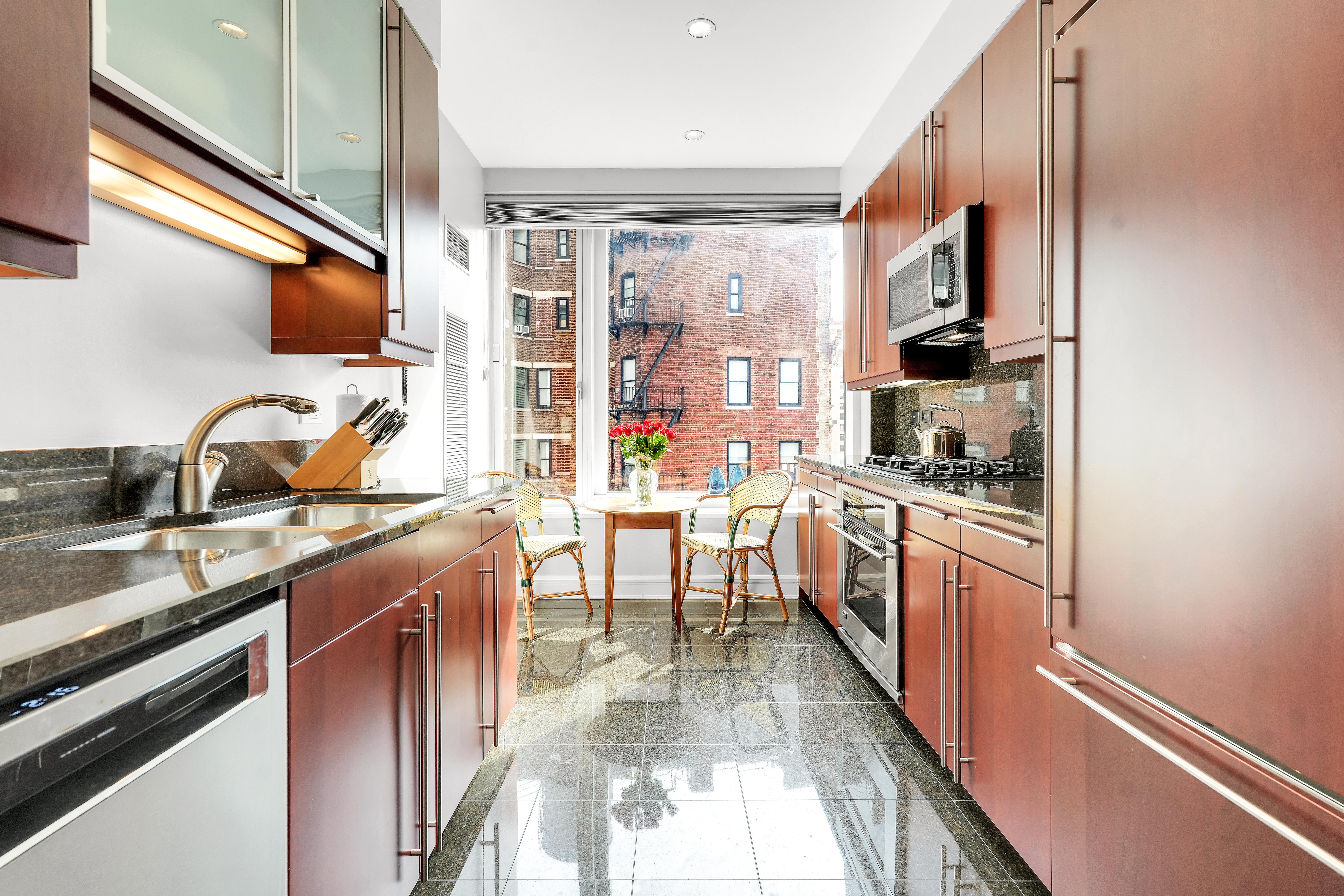 240 Riverside Boulevard, Unit 11F Manhattan, NY 10069 - Photo 9 of 27