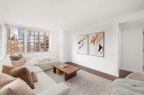 $970,000 | 20 River Terrace, Unit 14C | Battery Park City