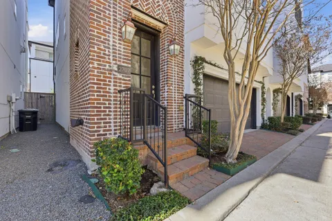 $615,000 | 2707 Cohn Trails Lane, Houston, TX 77007