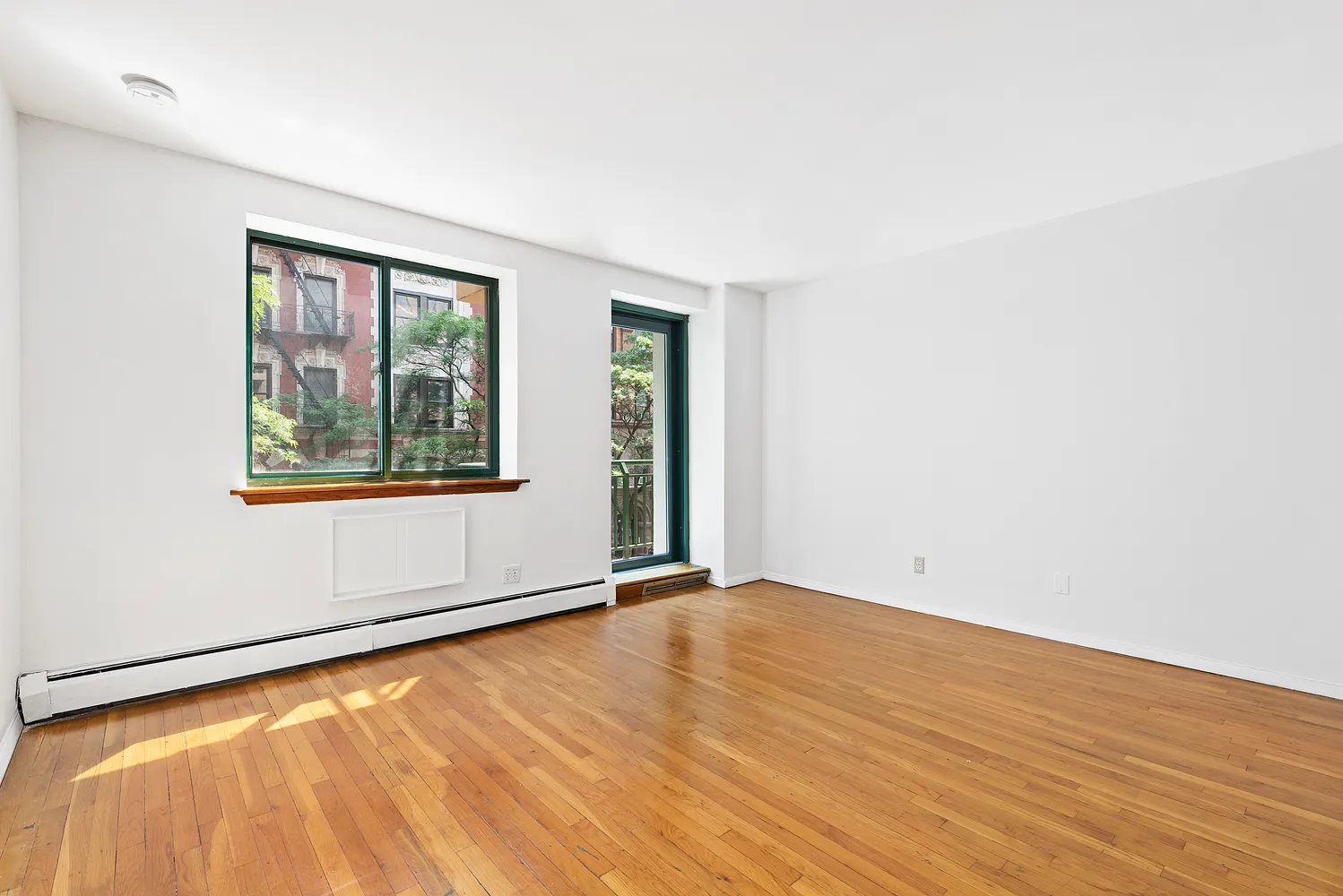 $4,200 | 325 West 51st Street, Unit 3A | Hell's Kitchen