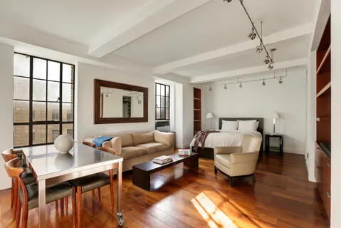 $675,000 | 340 West 57th Street, Unit 8E | Hell's Kitchen