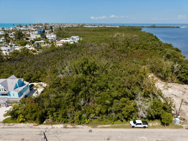 $995,000 | 28th Street, Bradenton Beach, FL 34217