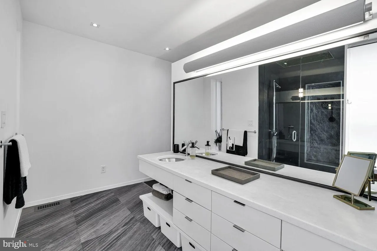 1630 19th Street Northwest Washington, DC 20009 - Photo 25 of 44