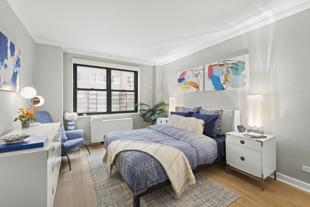 301 East 69th Street, Unit 2D Manhattan, NY 10021 - Photo 11 of 13