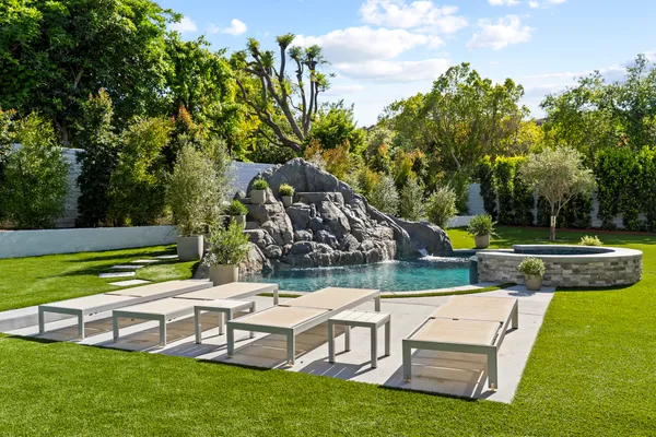 $5,300,000 | 20630 Kingsboro Way, Woodland Hills, CA 91364