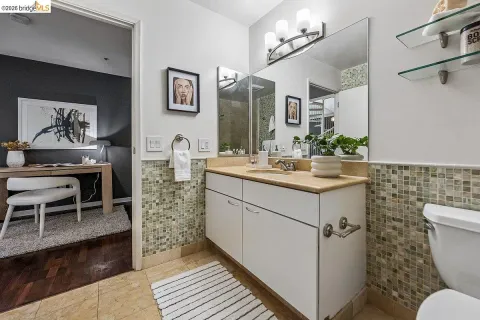 $798,000 | 1 Lakeside Drive, Unit 911, Oakland, CA 94612