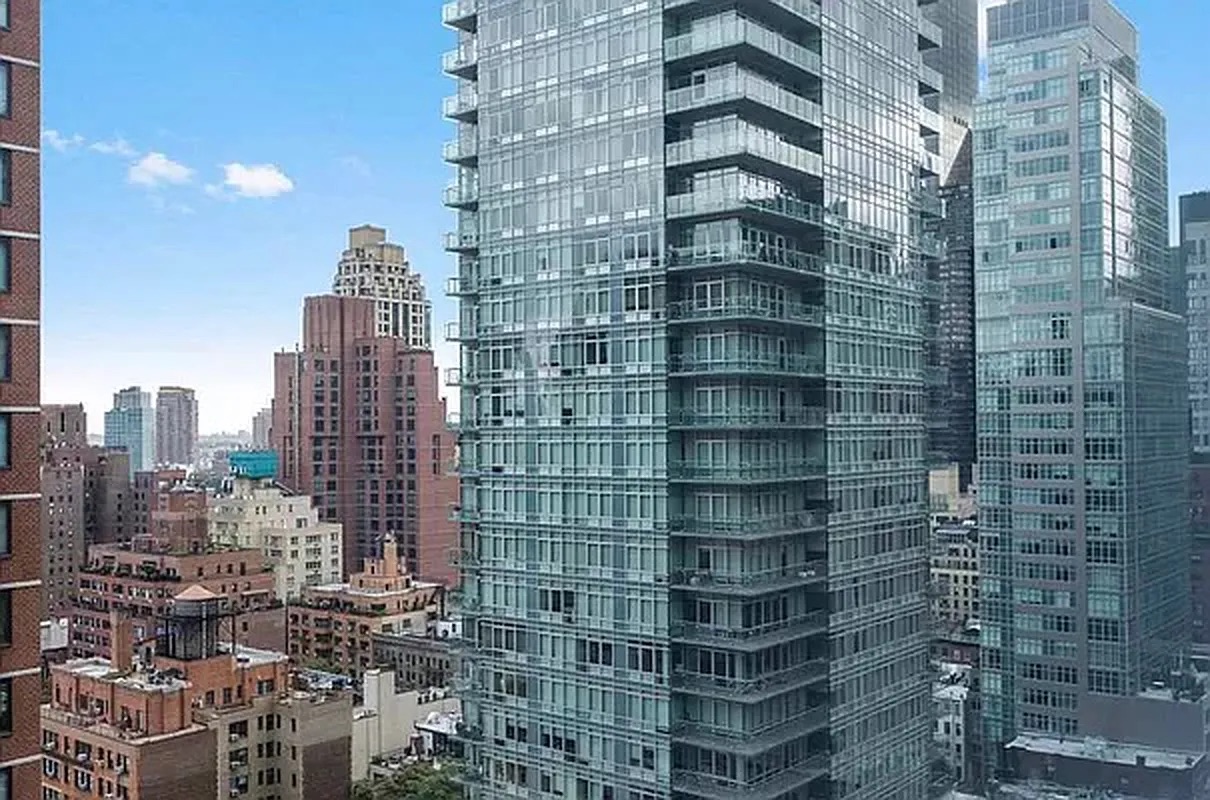 250 East 54th Street, Unit 20B Manhattan, NY 10022 - Photo 5 of 7