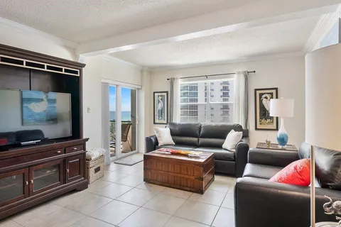 $380,000 | 1500 South Ocean Boulevard, Unit 706, Lauderdale-by-the-Sea, FL 33062