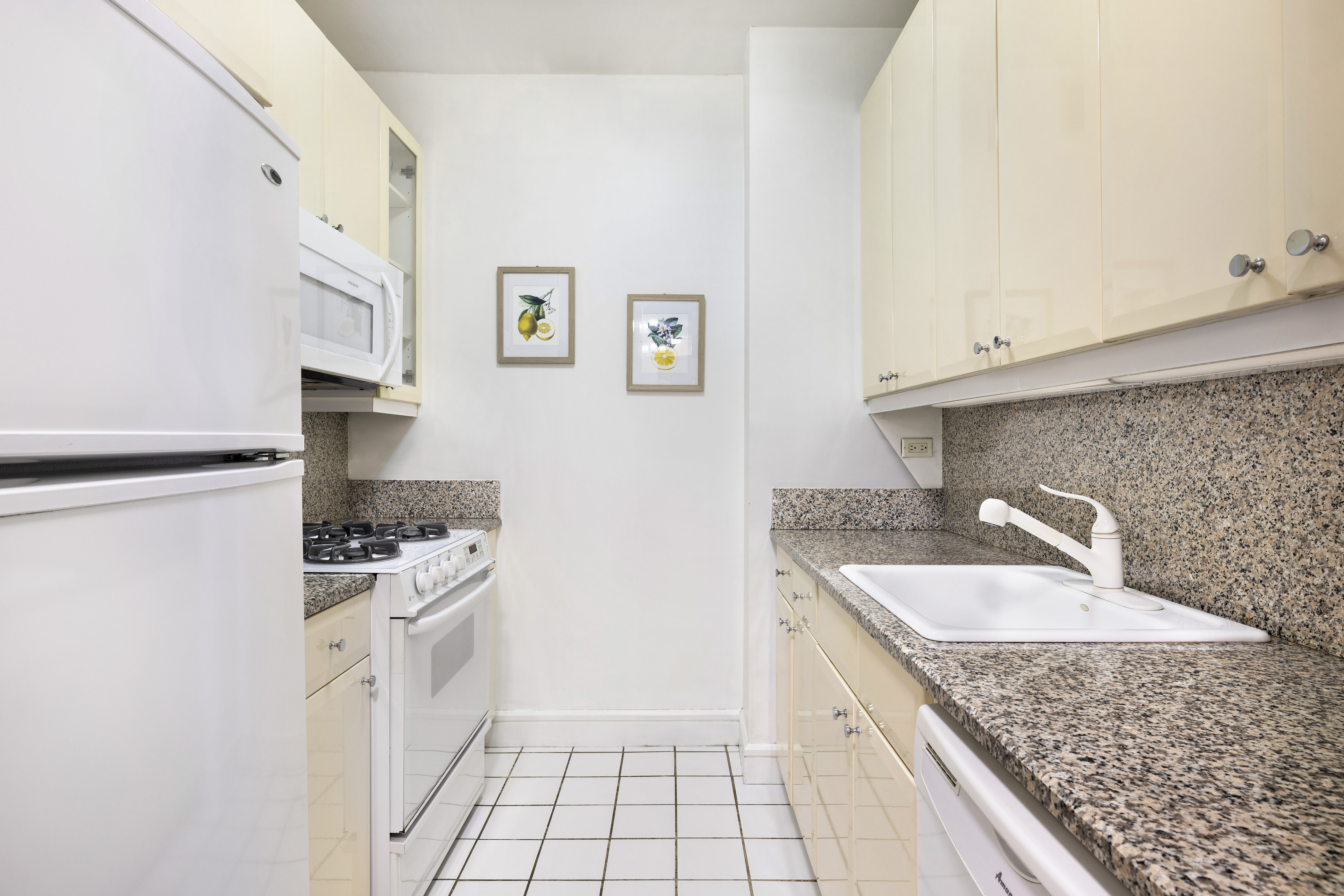 200 Riverside Boulevard, Unit 6G Manhattan, NY 10069 - Photo 4 of 11