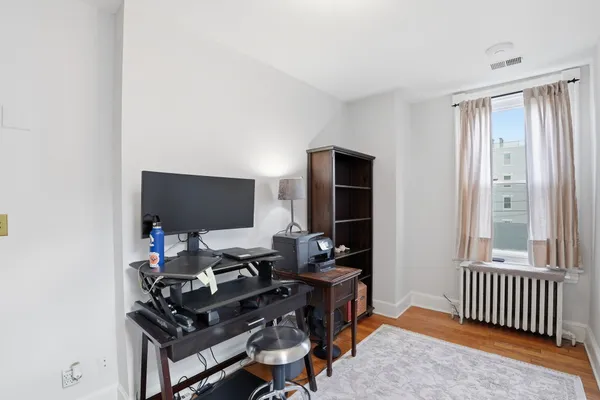 $1,100,000 | 721 10th Street Northeast, Washington, DC 20002