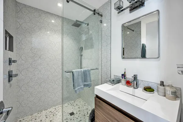 $18,000 | 4975 Delaware Avenue, Miami Beach, FL 33140