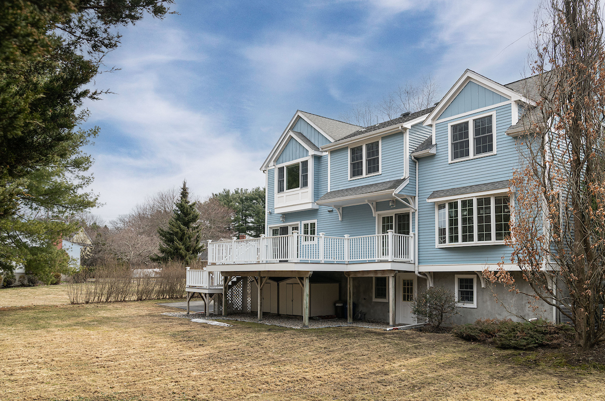 21 Bryant Road Lexington, MA 02420 - Photo 3 of 36