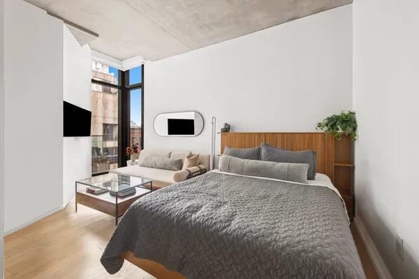 $699,000 | 98 Front Street, Unit 9S | DUMBO