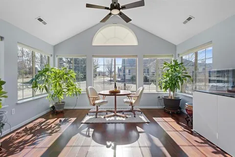 $525,000 | 10 Pond View Way, Fitchburg, WI 53711