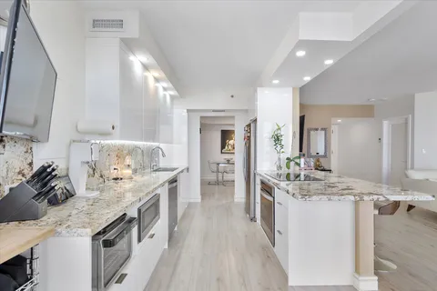 $629,000 | 20191 East Country Club Drive, Unit 1903, Aventura, FL 33180