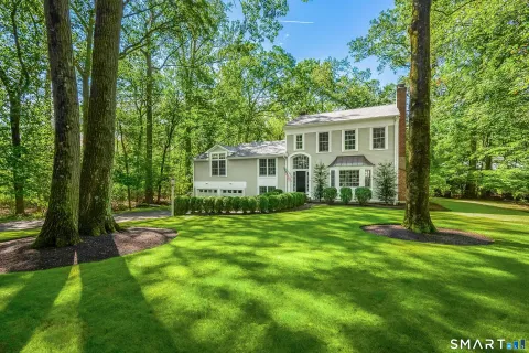$2,295,000 | 3 Hickory Lane, Darien, CT 06820